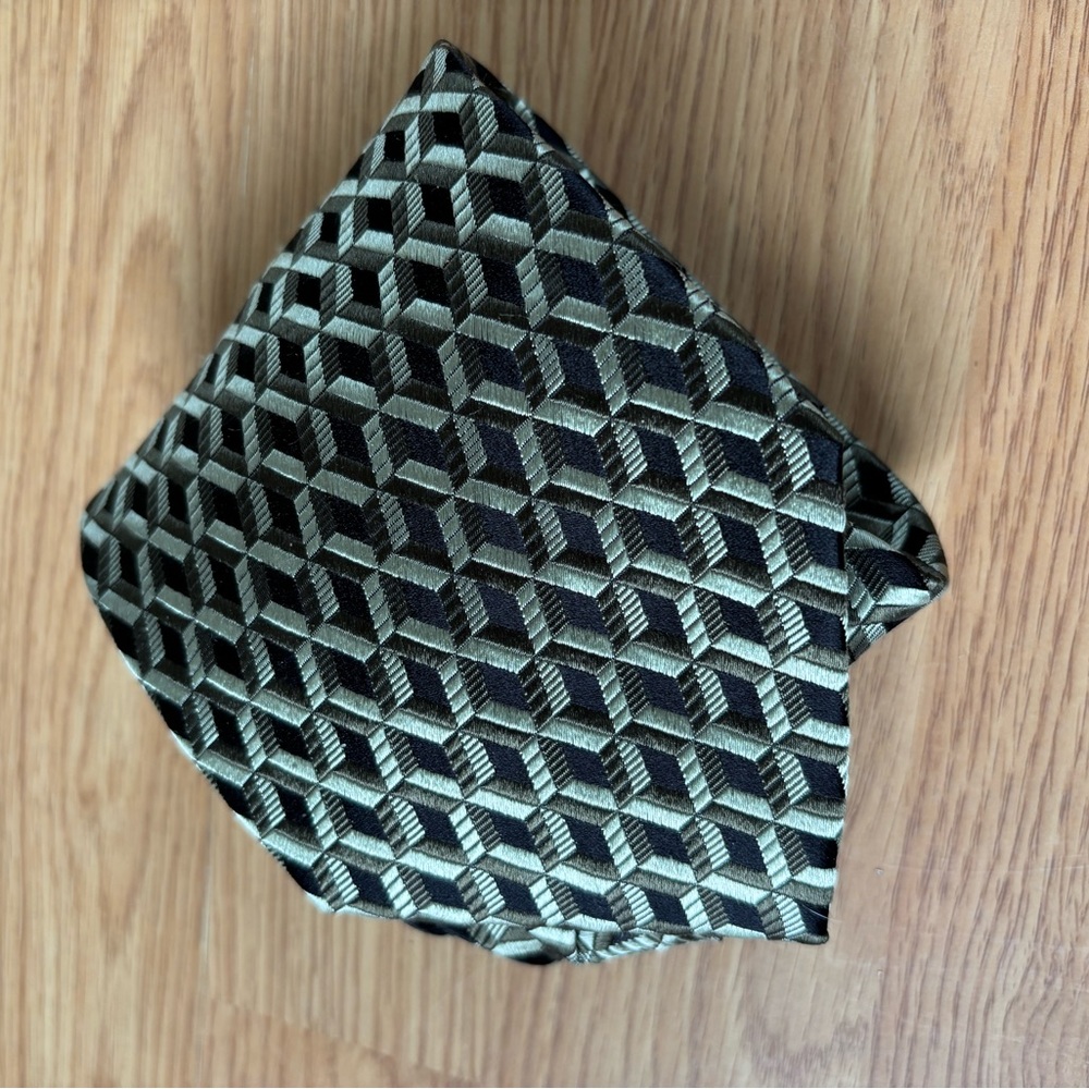 Elegant Black and Gold Geometric tie